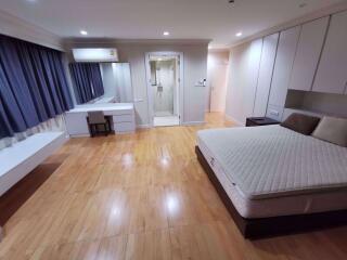 3 bed Condo in Tower Park Khlong Toei Nuea Sub District C014774