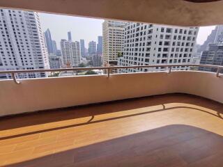 3 bed Condo in Tower Park Khlong Toei Nuea Sub District C014774