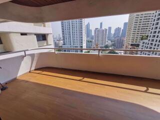 3 bed Condo in Tower Park Khlong Toei Nuea Sub District C014774