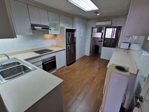 3 bed Condo in Tower Park Khlong Toei Nuea Sub District C014774