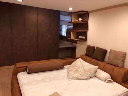 3 bed Condo in DS Tower 2 Sukhumvit 39 Khlong Tan Nuea Sub District C014773