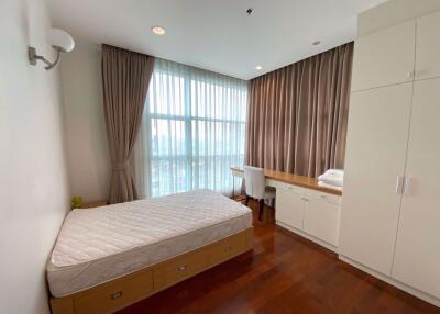 3 bed Condo in Chatrium Residence Riverside Wat Phraya Krai Sub District C014769