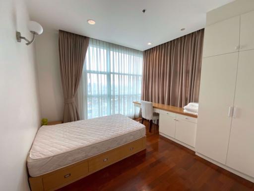 3 bed Condo in Chatrium Residence Riverside Wat Phraya Krai Sub District C014769