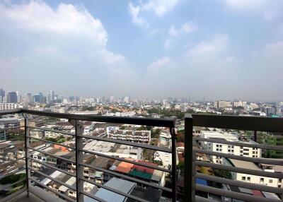 1 bed Condo in Le Luk Phrakhanongnuea Sub District C014763