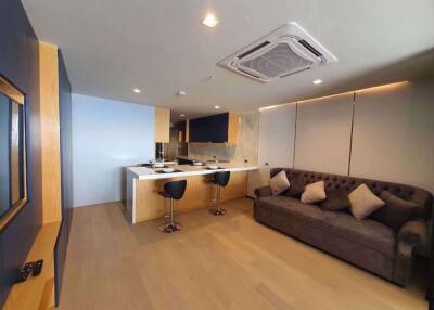 2 bed Condo in State Tower Silom Sub District C014748