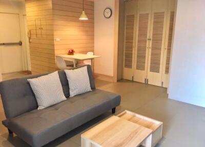 1 bed Condo in Modern Town Khlong Tan Nuea Sub District C014736