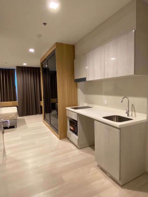 Studio bed Condo in Life One Wireless Lumphini Sub District C014717