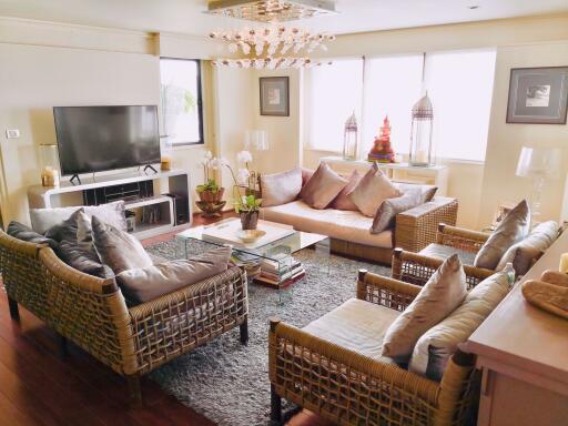 3 bed Penthouse in Crystal Garden Khlongtoei Sub District P014712