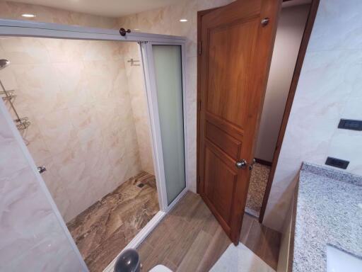 2 ห้องนอน, 2 ห้องน้ำ คอนโด ราคา ฿ 52,000/เดือน