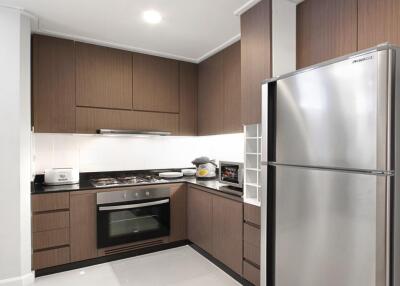 3 bed Condo in Krystal Court Khlong Toei Nuea Sub District C014699