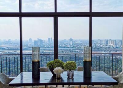 4 bed Penthouse in Equinox Chomphon Sub District P014689