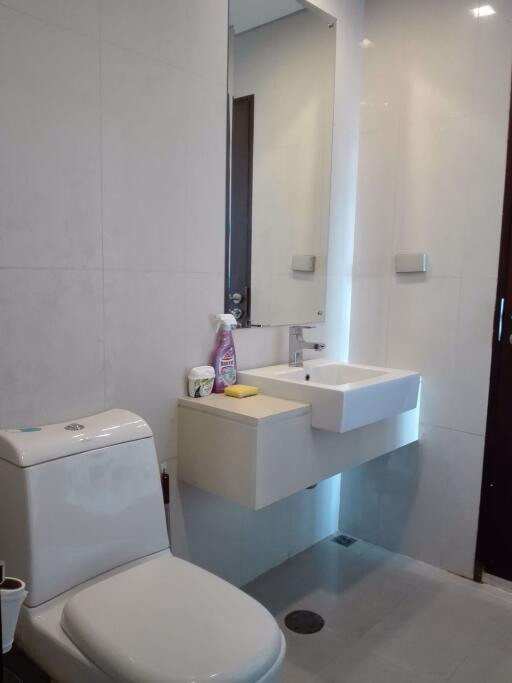 1 bed Condo in Le Luk Phrakhanongnuea Sub District C014681