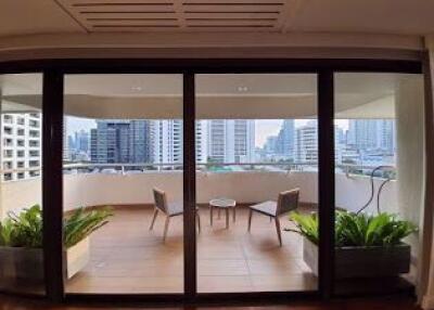 3 bed Condo in Tower Park Khlong Toei Nuea Sub District C014679