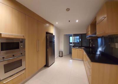 3 bed Condo in Tower Park Khlong Toei Nuea Sub District C014679