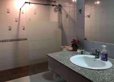 2 ห้องนอน, 2 ห้องน้ำ คอนโด ราคา ฿ 25,000/เดือน