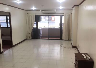 3 bed Condo in Aree Place Sukhumvit 26 Khlongtan Sub District C014598