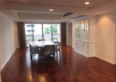 3 bed Condo in Jaspal Residential 1 Khlong Toei Nuea Sub District C014597