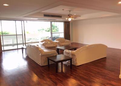 3 bed Condo in Jaspal Residential 1 Khlong Toei Nuea Sub District C014597