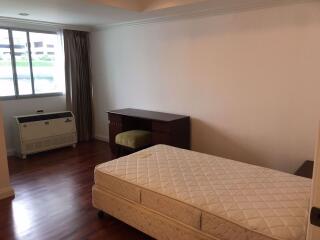 3 bed Condo in Jaspal Residential 1 Khlong Toei Nuea Sub District C014597