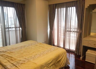 3 bed Condo in Richmond Palace Khlong Tan Nuea Sub District C014596