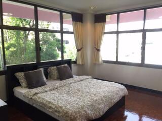 3 bed Condo in Swasdi Mansion Khlong Toei Nuea Sub District C014593