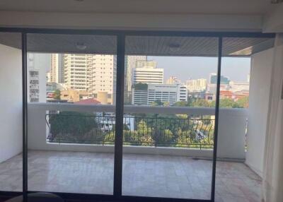 3 bed Condo in Prime Mansion One Khlong Toei Nuea Sub District C014581