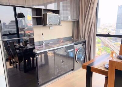 2 bed Condo in Ashton Chula - Silom Mahaphruettharam Sub District C014580