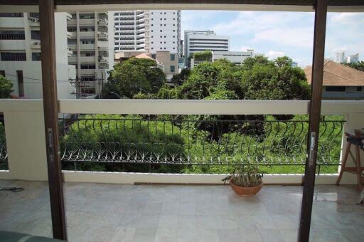 4 bed Condo in Prime Mansion One Khlong Toei Nuea Sub District C014572