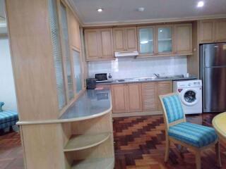 2 bed Condo in Rin House Khlong Tan Nuea Sub District C014570