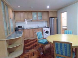 2 bed Condo in Rin House Khlong Tan Nuea Sub District C014570