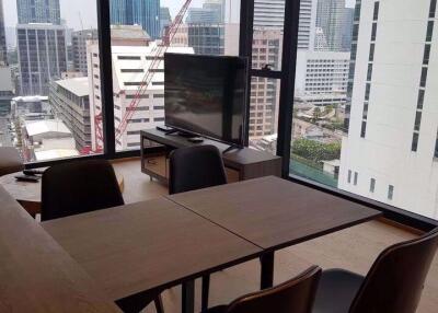 2 bed Condo in Ashton Chula - Silom Mahaphruettharam Sub District C014542