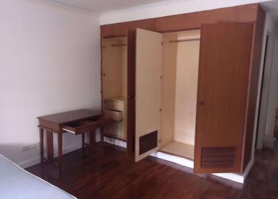 3 bed Condo in MSI III Garden Khlongtoei Sub District C014533