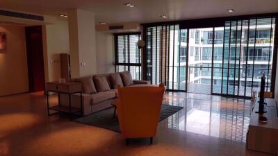 3 bed Condo in Ficus Lane Phra Khanong Sub District C014520