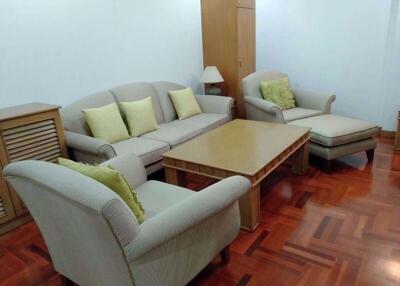 2 bed Condo in Rin House Khlong Tan Nuea Sub District C014514