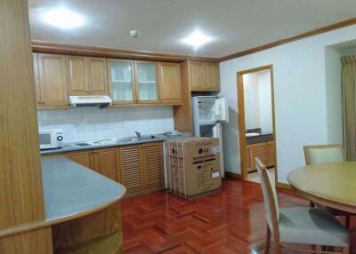 2 bed Condo in Rin House Khlong Tan Nuea Sub District C014514