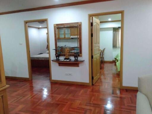 2 bed Condo in Rin House Khlong Tan Nuea Sub District C014514