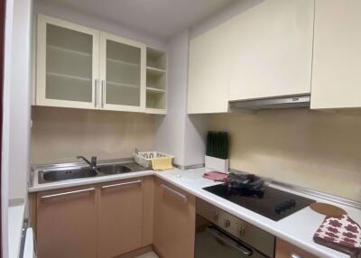 3 bed Condo in Residence 52 Phrakhanong District C014511