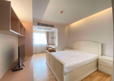 3 bed Condo in Residence 52 Phrakhanong District C014510