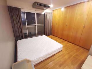 2 bed Condo in Baan Sukhumvit 36 Khlongtan Sub District C014500