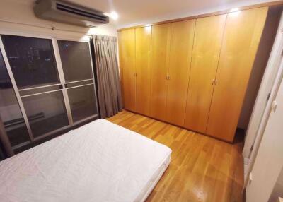 2 bed Condo in Baan Sukhumvit 36 Khlongtan Sub District C014500