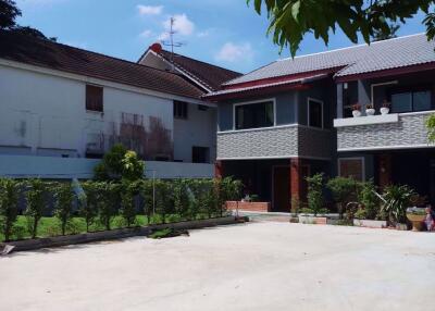 4 bed House Bangchak Sub District H014496