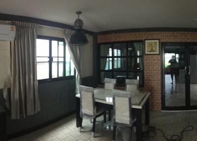 4 bed House Bangchak Sub District H014496