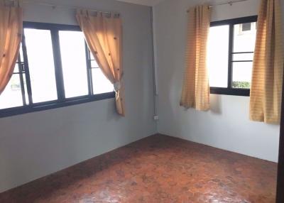 4 bed House Bangchak Sub District H014496