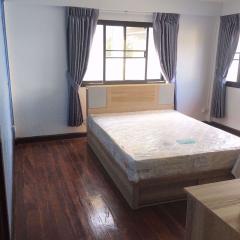 4 bed House Bangchak Sub District H014496