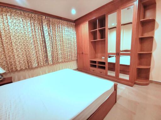 2 bed Condo in El Patio Khlong Toei Nuea Sub District C014489