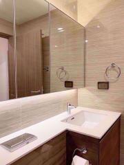 2 bed Condo in Whizdom Essence Bangchak Sub District C014461