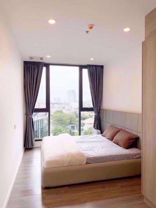 2 bed Condo in Whizdom Essence Bangchak Sub District C014461