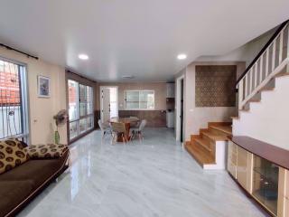 3 bed House in Plus City Park Srinakarin - Suanluang Prawet District H014386