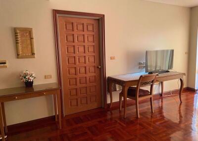 1 bed Condo in Baan Somthavil Lumphini Sub District C014364