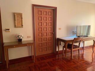 1 bed Condo in Baan Somthavil Lumphini Sub District C014364